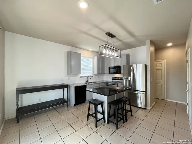 $1,695 | 3522 Copper Rim, San Antonio, TX 78245