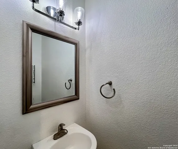 $1,695 | 3522 Copper Rim, San Antonio, TX 78245