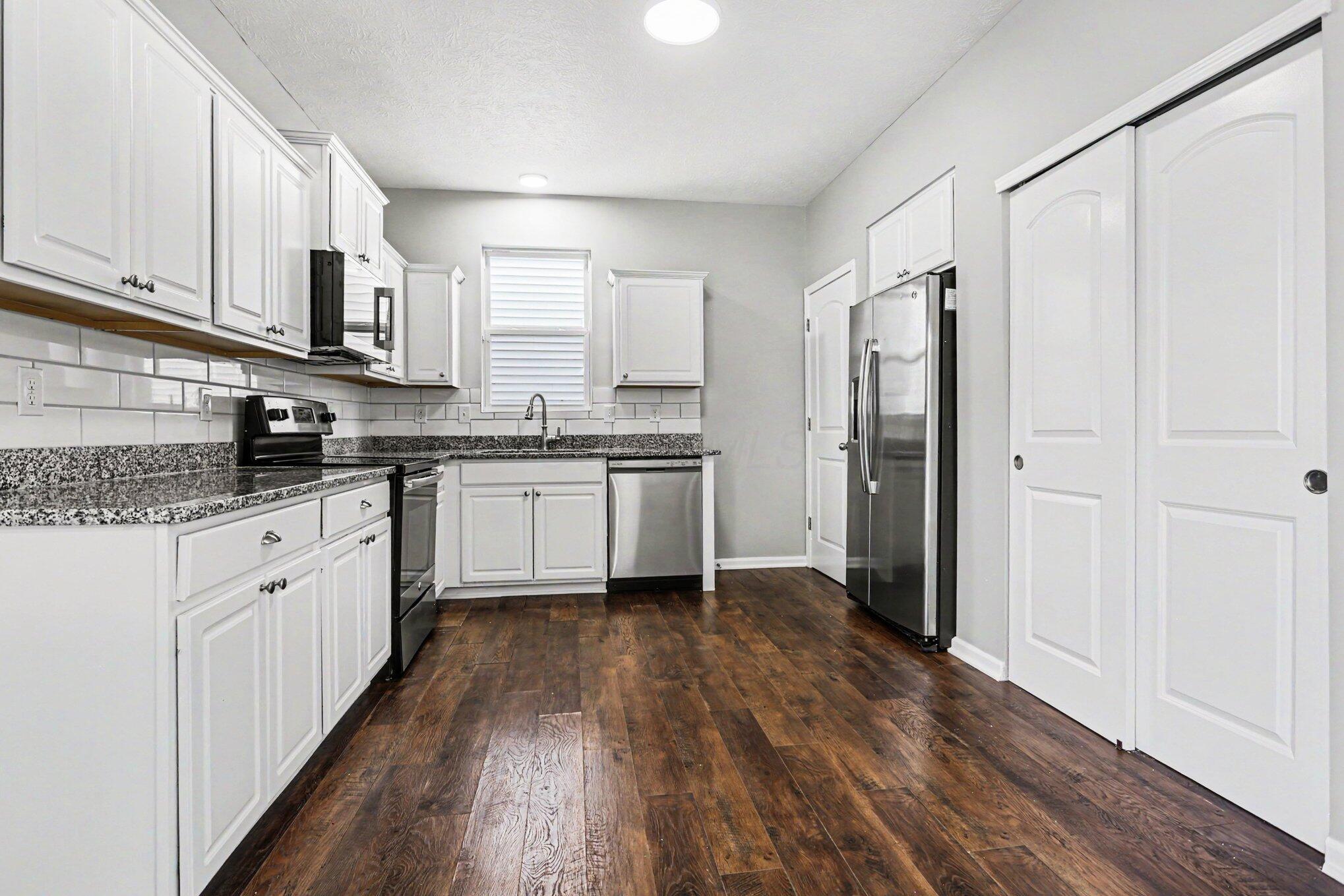 5458 Spring River Avenue Dublin, OH 43016 - Photo 13 of 38 Kitchen