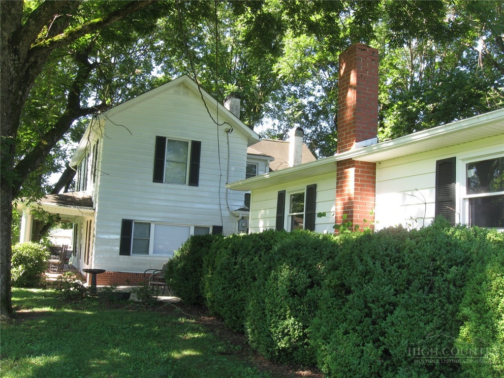 3850 Hartland Road Lenoir, NC 28645 - Photo 4 of 21 Gallery Image 4