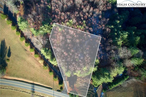 a view of an outdoor space