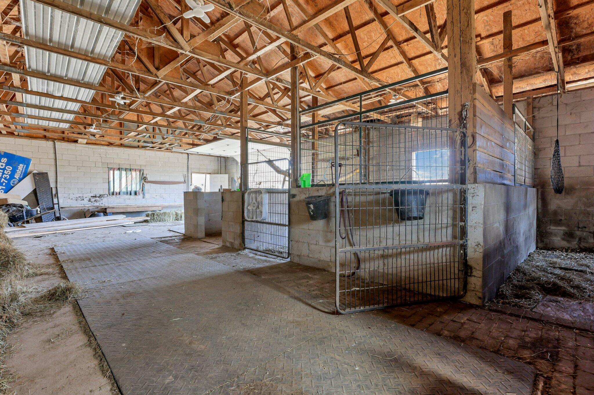5225 Deeds Road Southwest Pataskala, OH 43062 - Photo 33 of 43 40' x 55' barn w/horse stalls