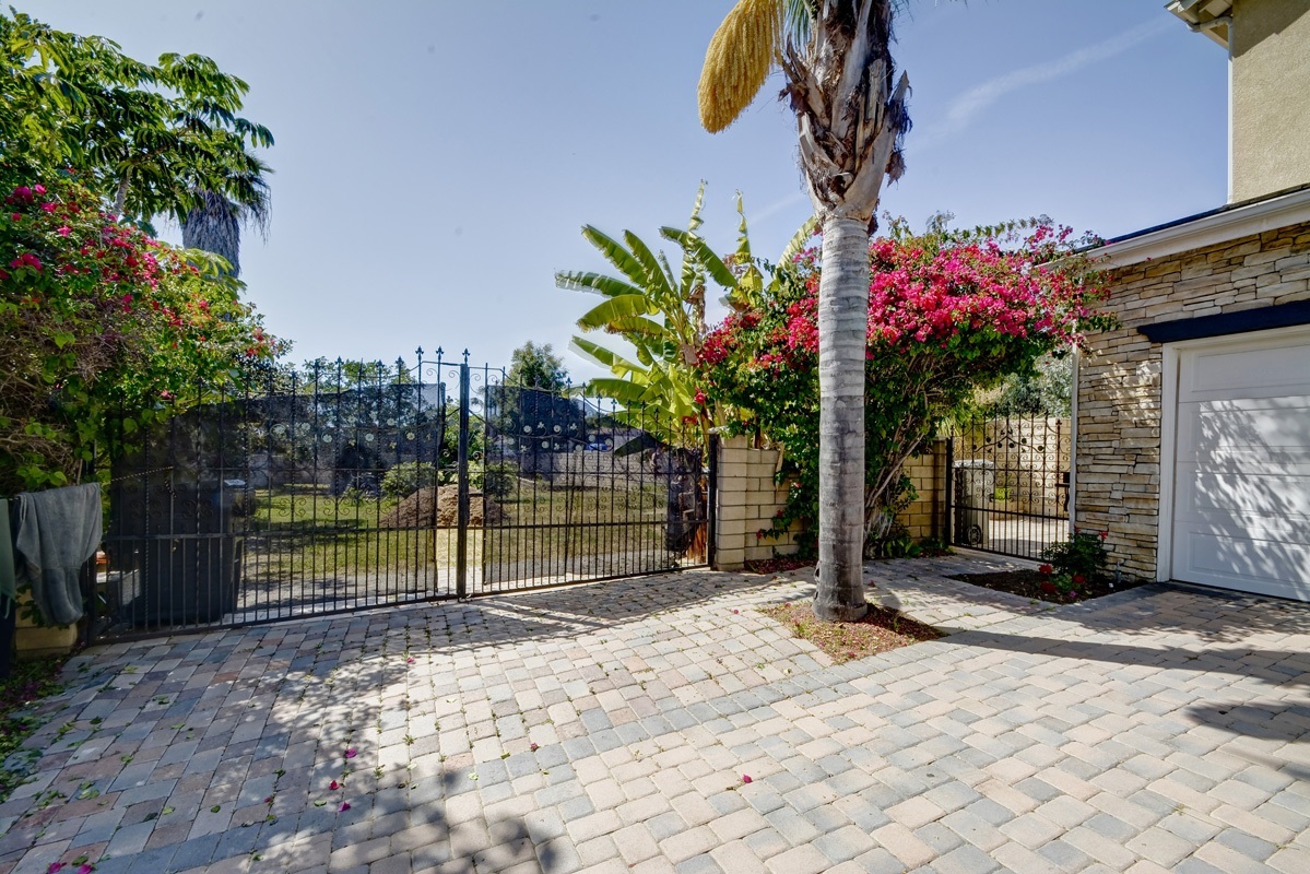 528 Park Lane Encinitas, CA 92024 - Photo 6 of 25