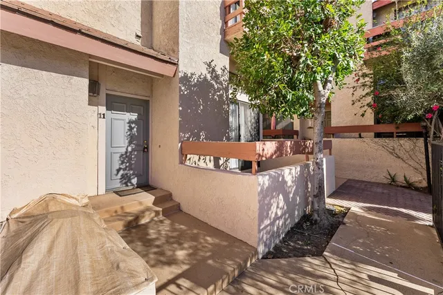 a view of a house with garage and garage