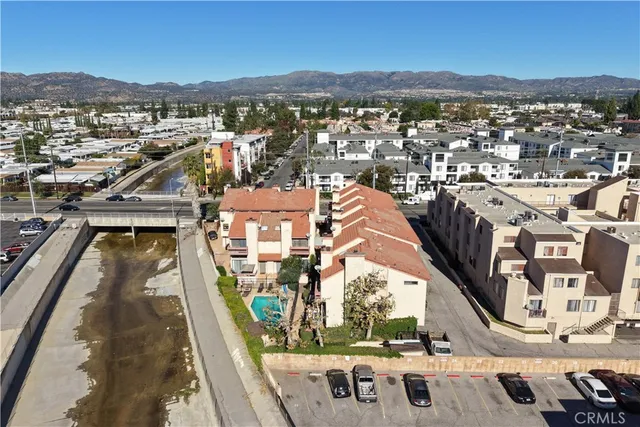 $535,000 | 21054 Parthenia Street, Unit 11, Canoga Park, CA 91304