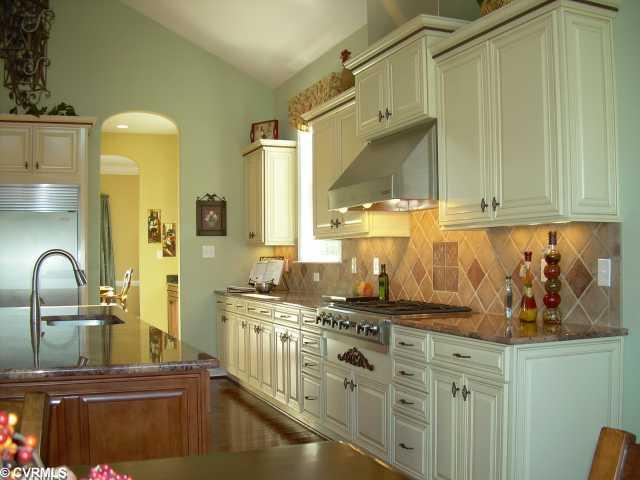 1595 Capeway Road Powhatan, VA 23139 - Photo 7 of 12 Kitchen