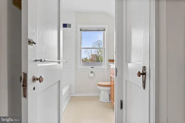 a bathroom with a toilet