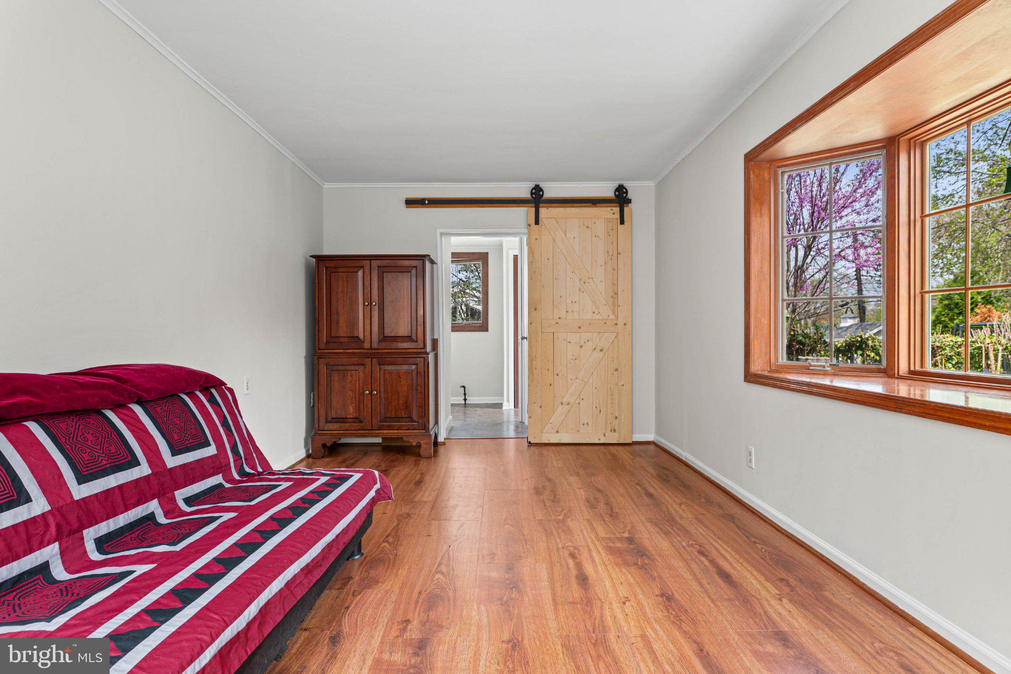 201 Glendalough Road Erdenheim, PA 19038 - Photo 7 of 50 Bright and inviting living space.