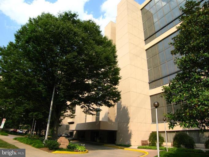 1101 South Arlington Ridge Road, Unit 514 Arlington, VA 22202 - Photo 1 of 24 Exterior (Main)