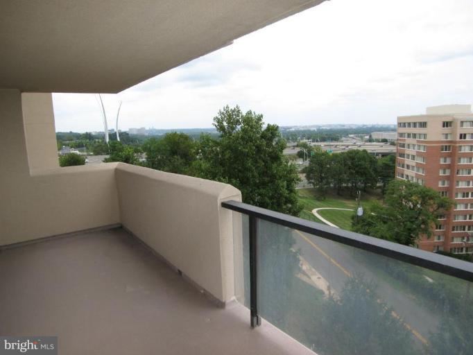 1101 South Arlington Ridge Road, Unit 514 Arlington, VA 22202 - Photo 18 of 24 Balcony