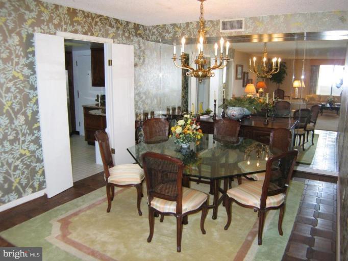 1101 South Arlington Ridge Road, Unit 514 Arlington, VA 22202 - Photo 3 of 24 Dining Room