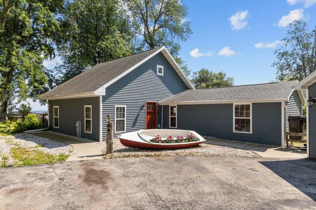 $479,000 | 1938 Cottage Road, Little Suamico, WI 54141