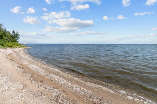 $479,000 | 1938 Cottage Road, Little Suamico, WI 54141