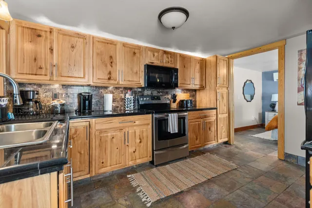 $479,000 | 1938 Cottage Road, Little Suamico, WI 54141