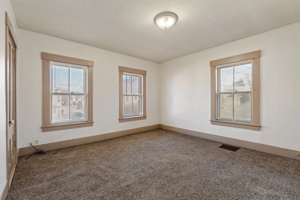 67 Winter Street Rochester, NH 03867 - Photo 17 of 42