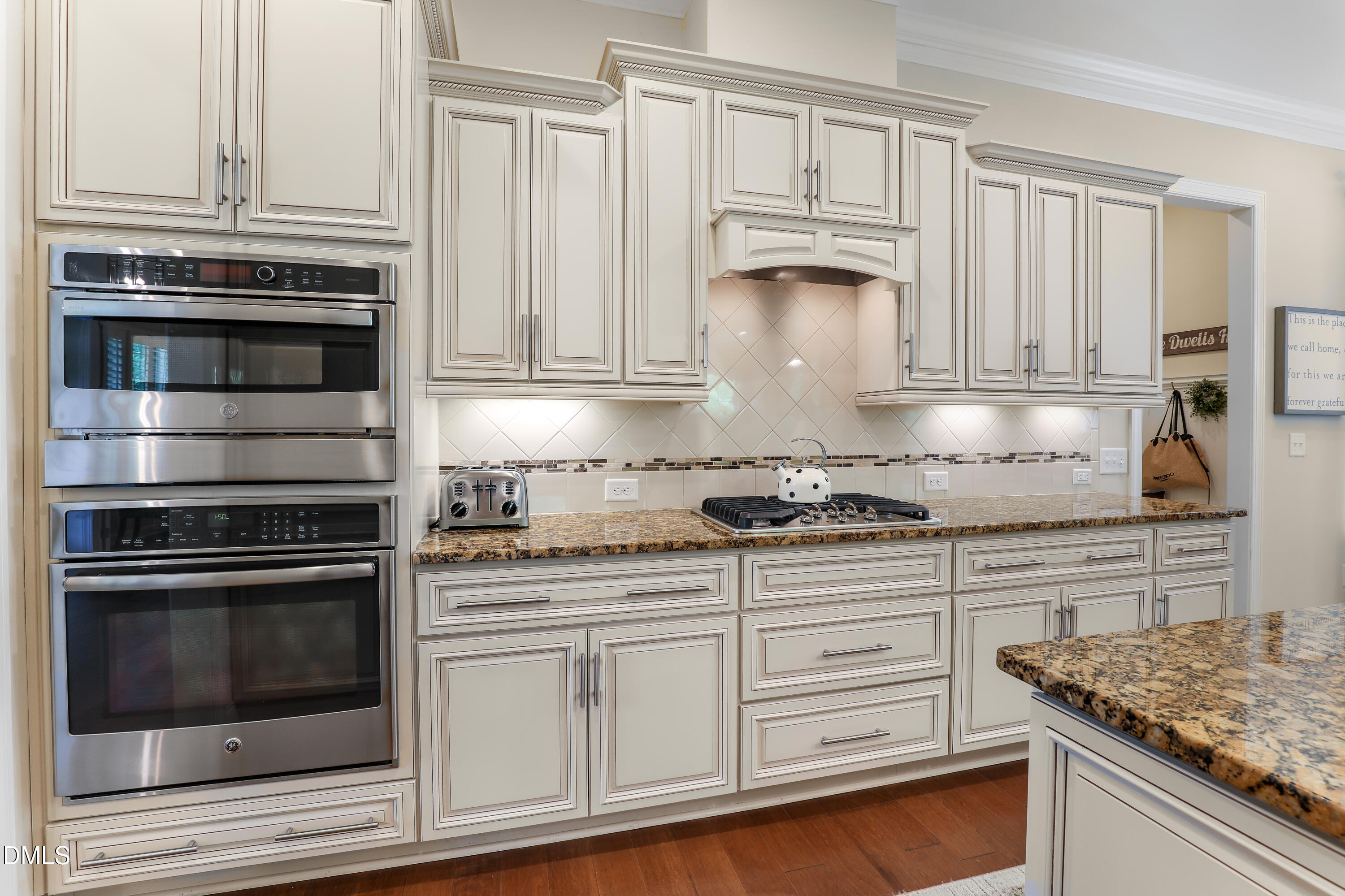 225 Brook Manor Court Cary, NC 27513 - Photo 6 of 41