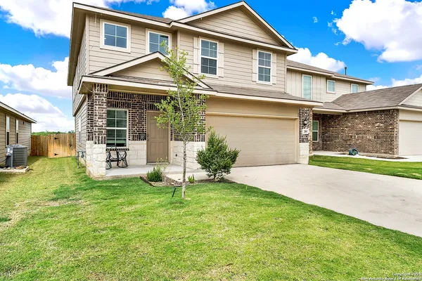 $325,000 | 201 Legendary Trl Loop, Floresville, TX 78114