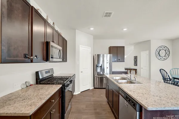 $325,000 | 201 Legendary Trl Loop, Floresville, TX 78114