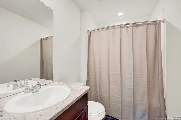 $325,000 | 201 Legendary Trl Loop, Floresville, TX 78114