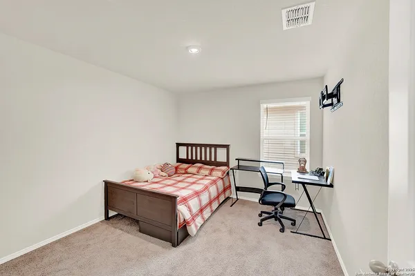 $325,000 | 201 Legendary Trl Loop, Floresville, TX 78114