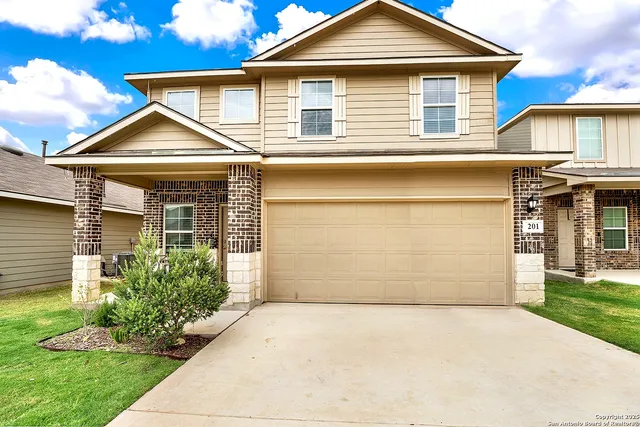 $325,000 | 201 Legendary Trl Loop, Floresville, TX 78114