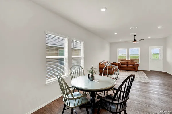 $325,000 | 201 Legendary Trl Loop, Floresville, TX 78114