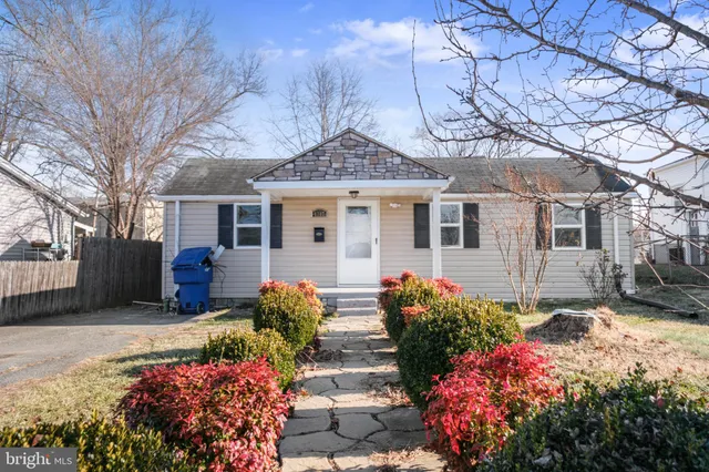 $339,000 | 1307 Monroe Avenue, Front Royal, VA 22630