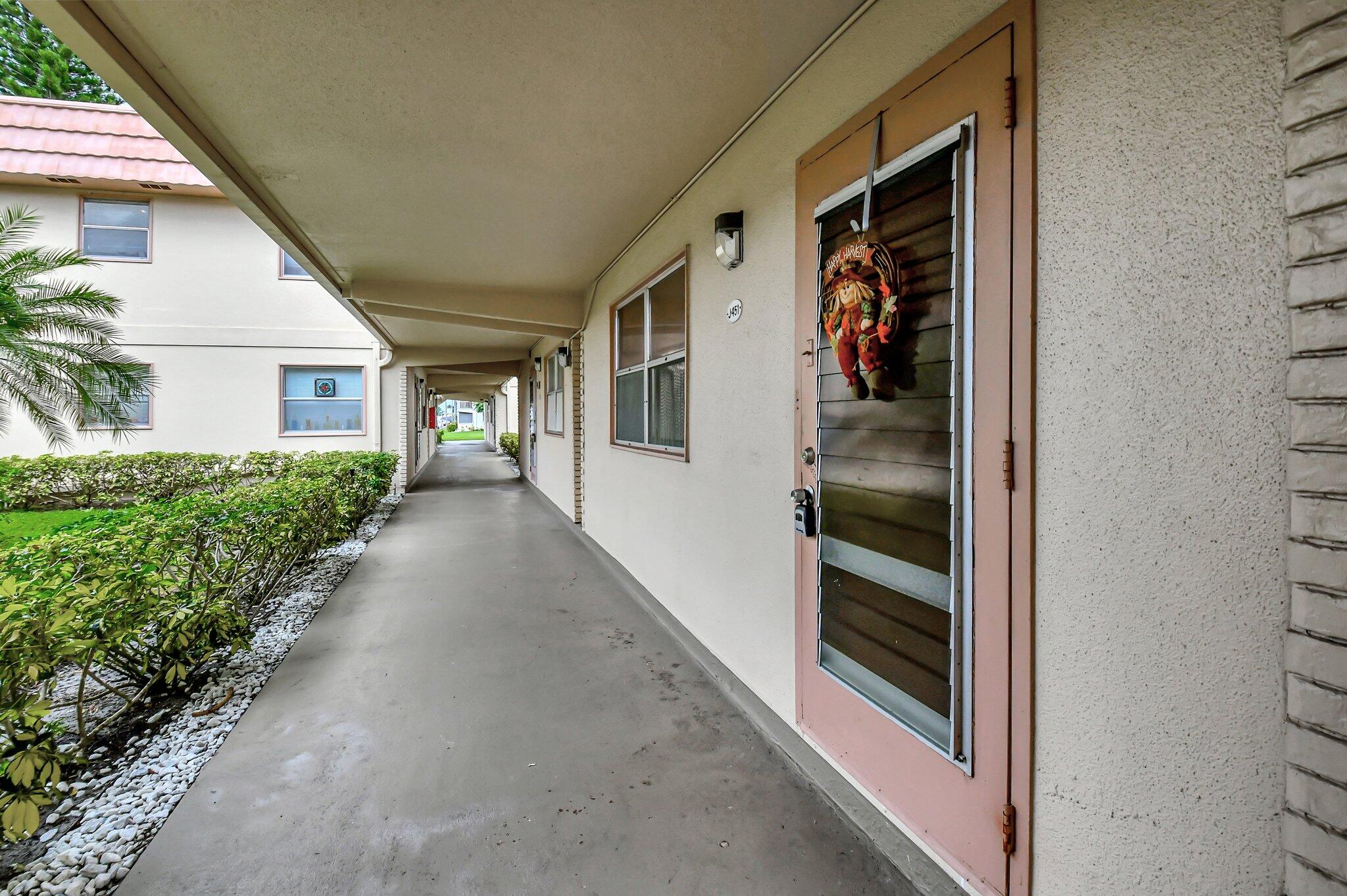 451 Saxony Way Delray Beach, FL 33446 - Photo 2 of 27 1-web-or-mls-DSC_4898