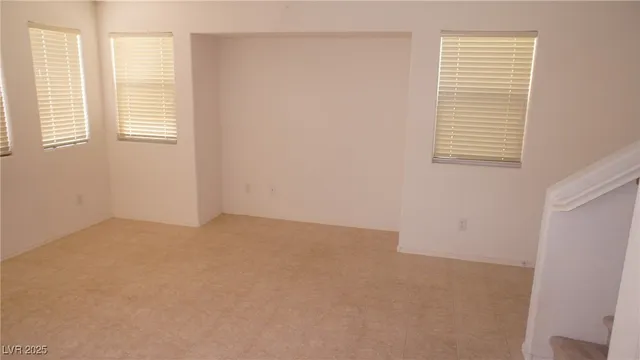 $1,950 | 989 Coronado Peak Avenue, Las Vegas, NV 89183