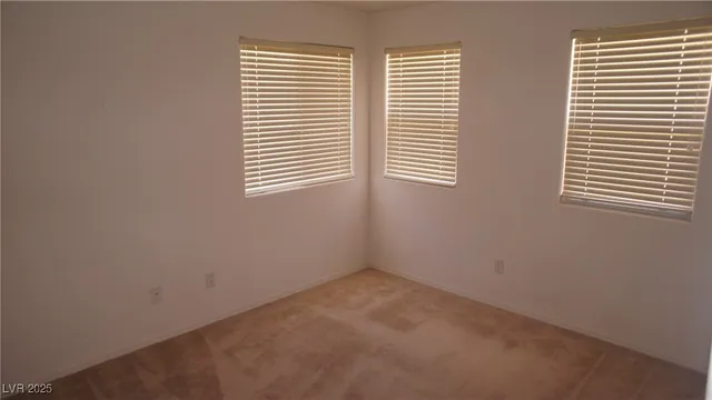 $1,950 | 989 Coronado Peak Avenue, Las Vegas, NV 89183