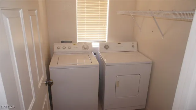 $1,950 | 989 Coronado Peak Avenue, Las Vegas, NV 89183