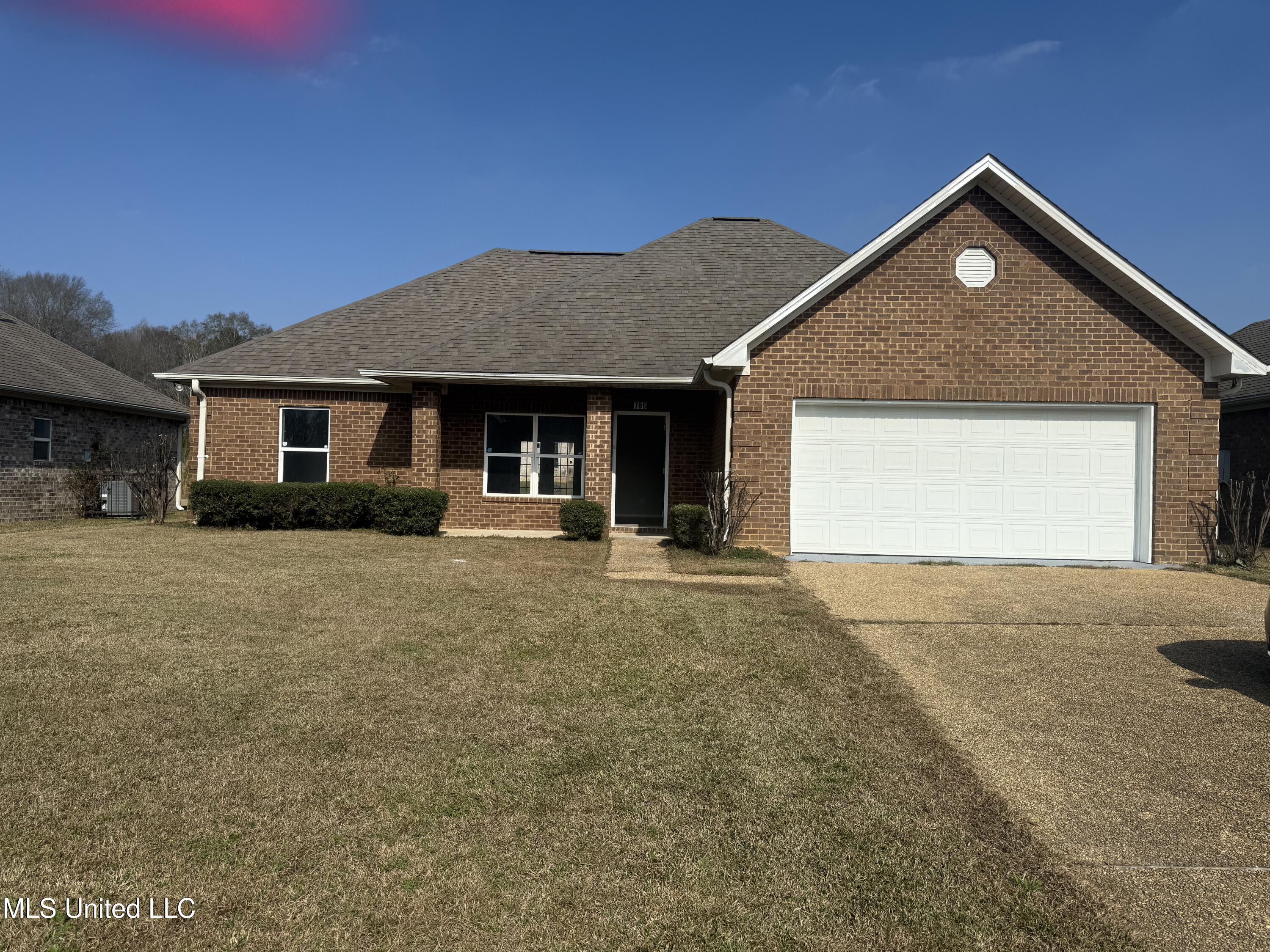 786 Hunter Lane Jackson, MS 39212 - Photo 2 of 25 IMG_4421