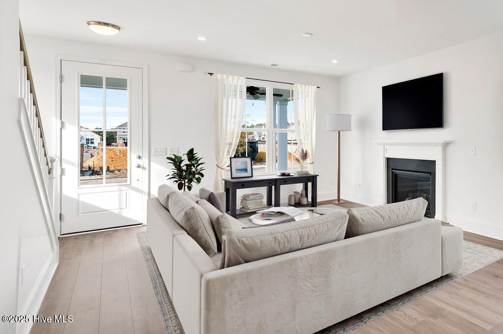 5209 Moonshell Loop Wilmington, NC 28412 - Photo 5 of 37 Living Room