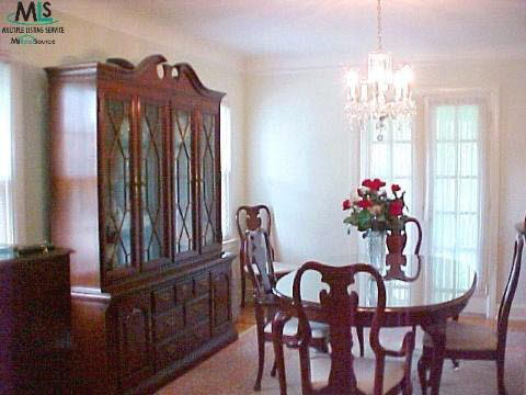 902 Roslyn Road Grosse Pointe, MI 48236 - Photo 3 of 8 779912-2.JPG