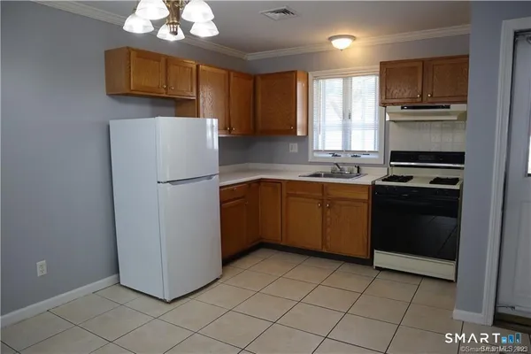 $1,450 | 28 Smith Street, Derby, CT 06418