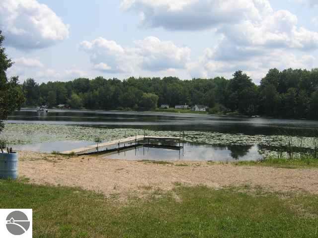 21285 Parkview Road Tustin, MI 49688 - Photo 10 of 13 1677467-9.JPG