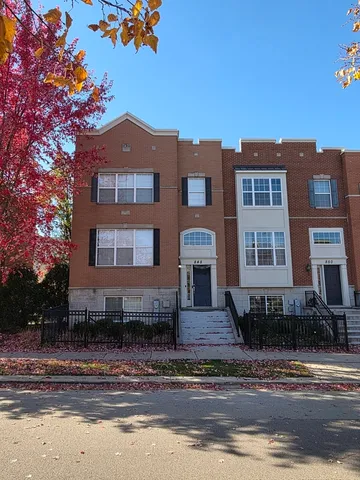 $425,000 | 848 Station Boulevard, Aurora, IL 60504