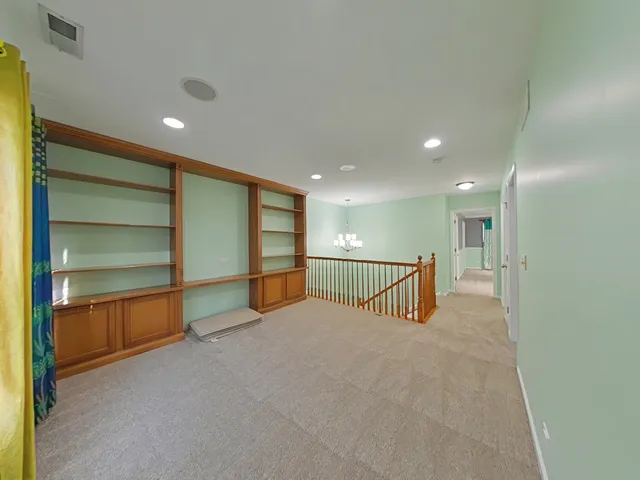 $425,000 | 848 Station Boulevard, Aurora, IL 60504