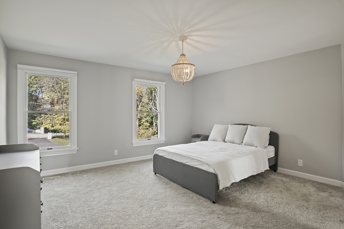 36W669 Crane Road St. Charles, IL 60174 - Photo 33 of 62 a room with a bed and a window