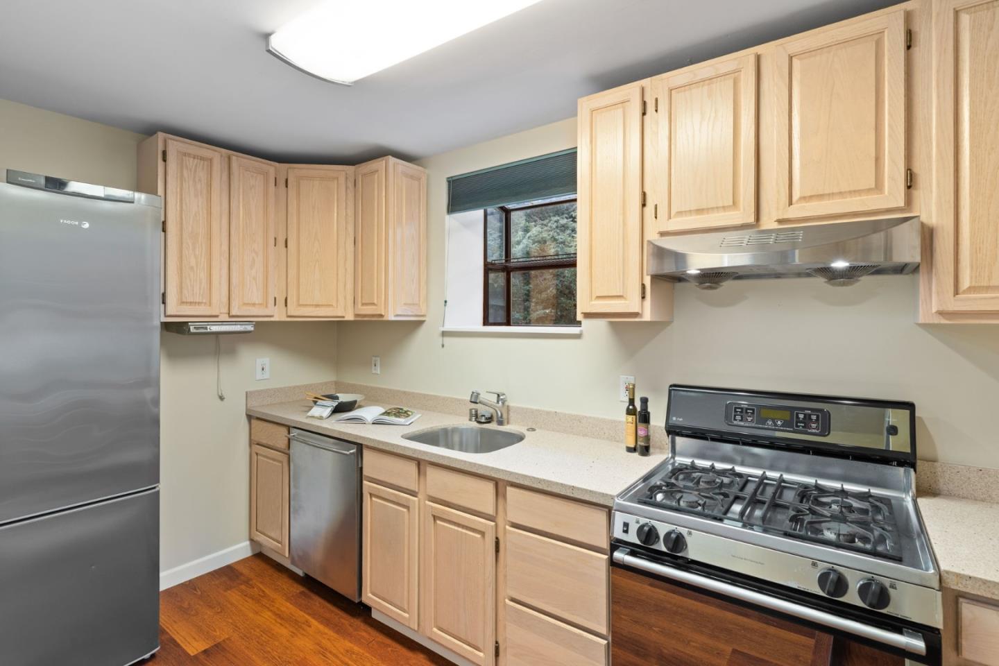 223 Exeter Avenue San Carlos, CA 94070 - Photo 30 of 50