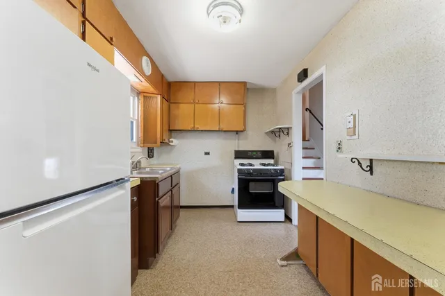 $500,000 | 61 Athens Avenue, Old Bridge, NJ 08879