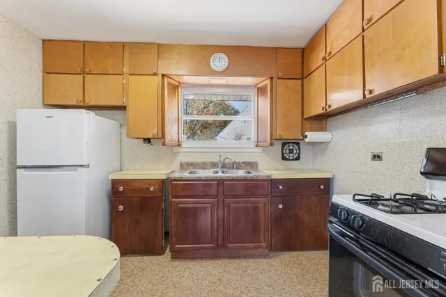 $500,000 | 61 Athens Avenue, Old Bridge, NJ 08879