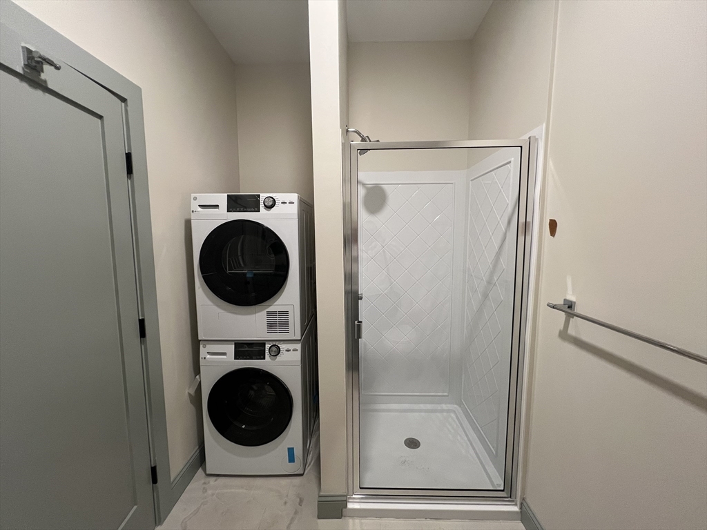 160 Seabury Street, Unit 7 Fall River, MA 02720 - Photo 5 of 11 a utility room with dryer and washer