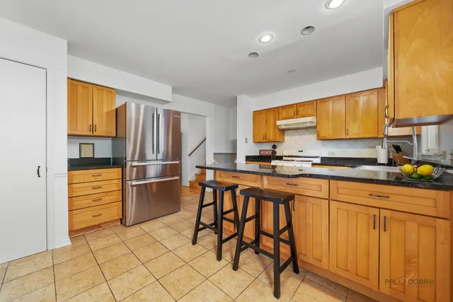 $739,000 | 783 Greenbriar Lane, Lake Forest, IL 60045