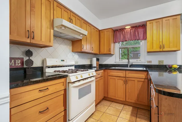 $739,000 | 783 Greenbriar Lane, Lake Forest, IL 60045