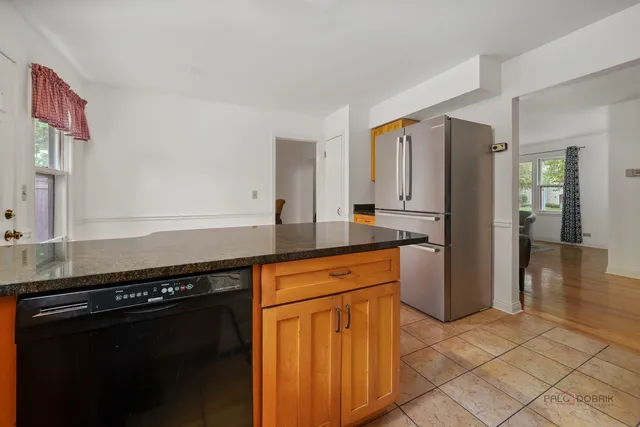 $739,000 | 783 Greenbriar Lane, Lake Forest, IL 60045