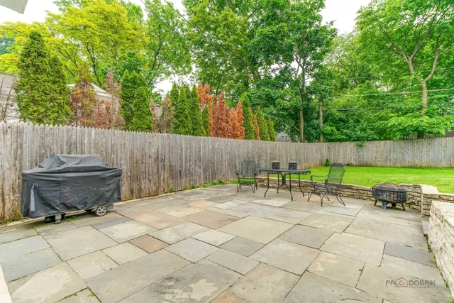 $739,000 | 783 Greenbriar Lane, Lake Forest, IL 60045