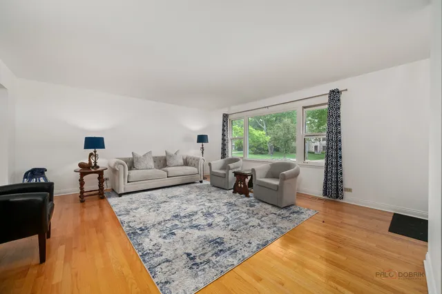 $739,000 | 783 Greenbriar Lane, Lake Forest, IL 60045