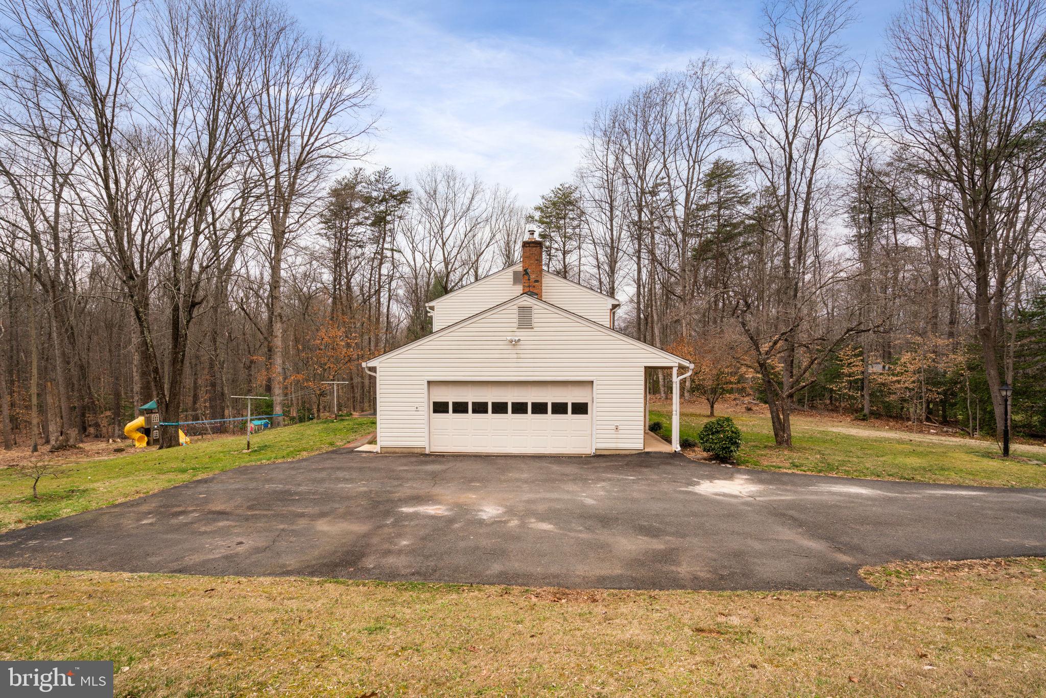 8017 Stillbrooke Road Manassas, VA 20112 - Photo 4 of 48 Gallery Image 4