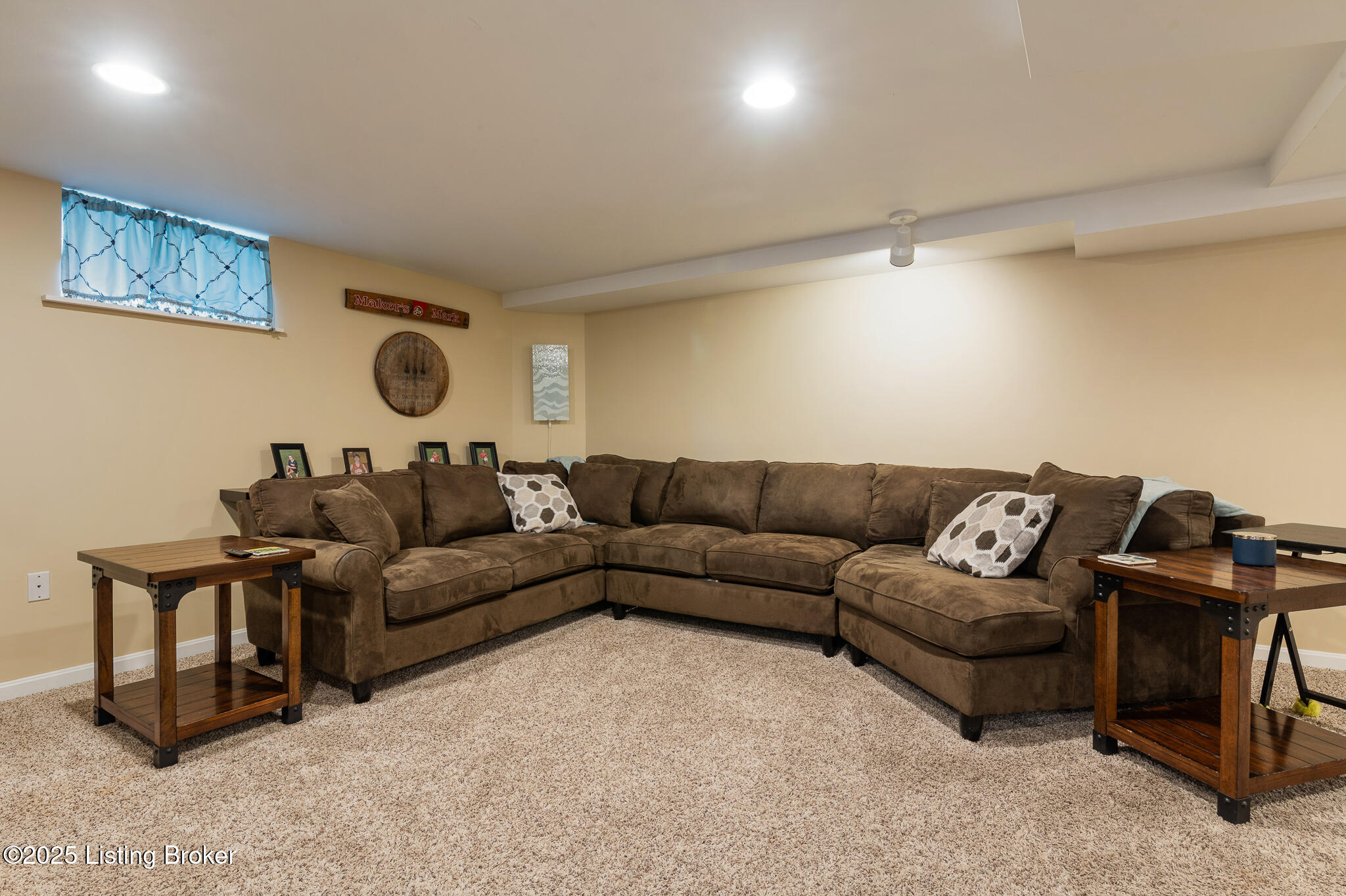 3109 Chickadee Road Louisville, KY 40213 - Photo 22 of 35 Family Room